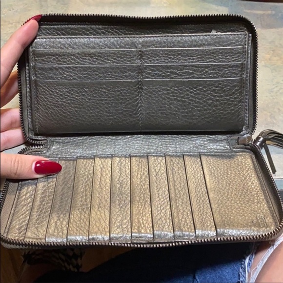 Gucci Gray Leather Wallet - Picture 2 of 4